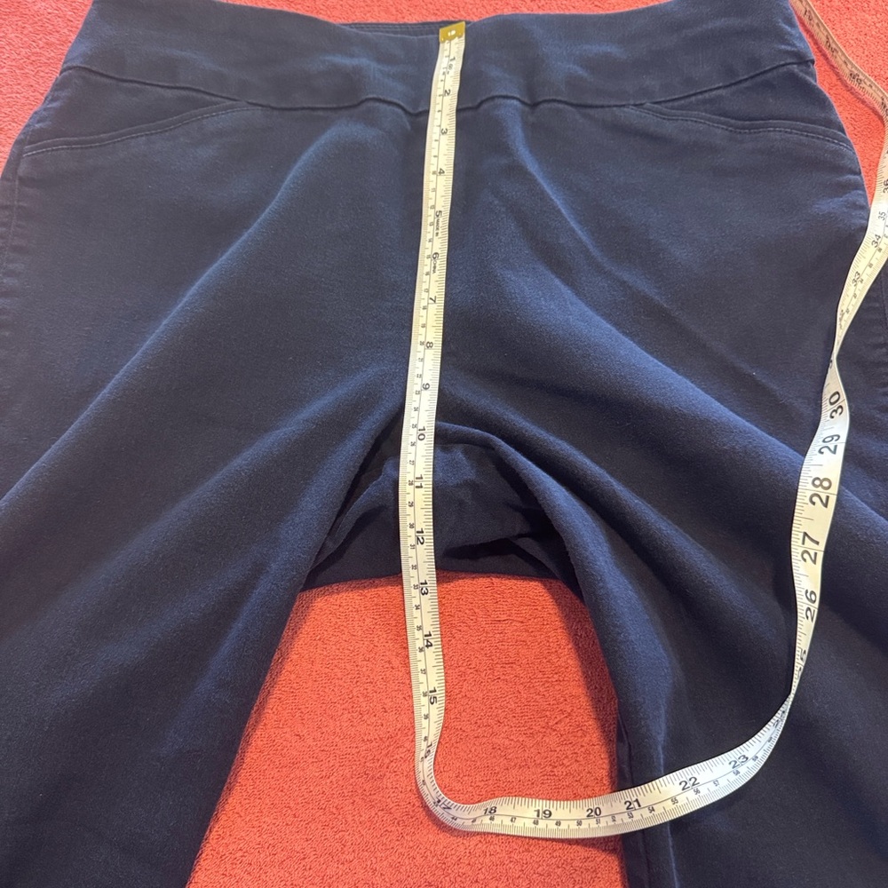 Straight-Leg Women's Jeans in Navy - Classic Everyday Fit - Picture 13 of 16